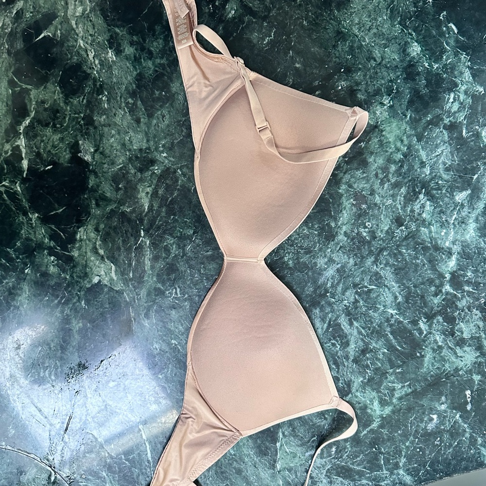 SKIMS Nude Bra - Picture 3 of 4